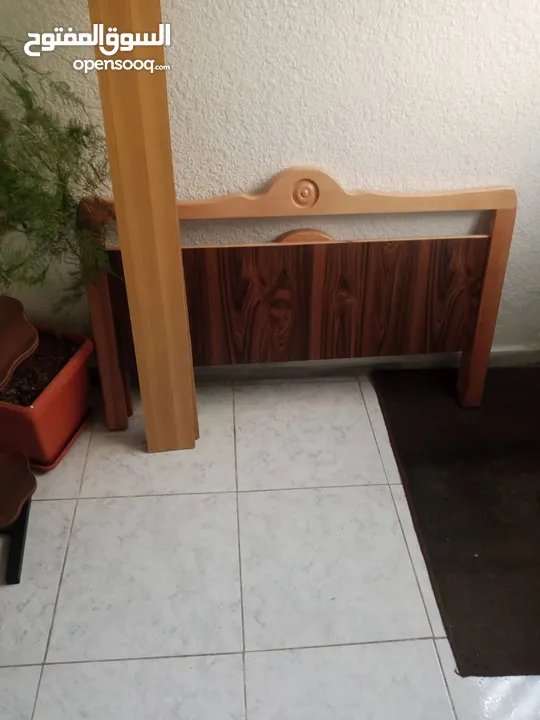 تخت مفرد ونص