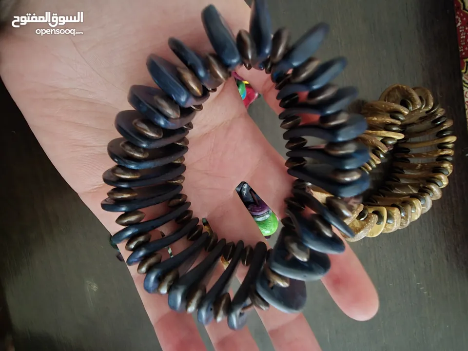 اساور خشبية ملونة جديدة