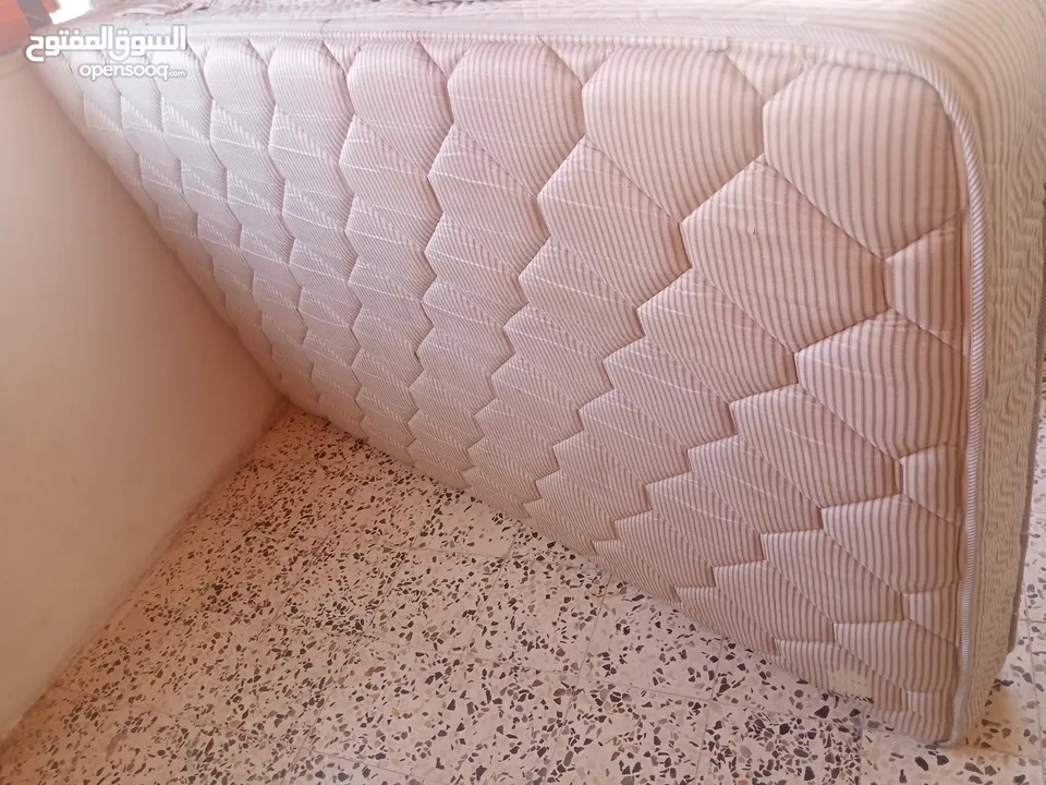فرشة زمبركية طبية