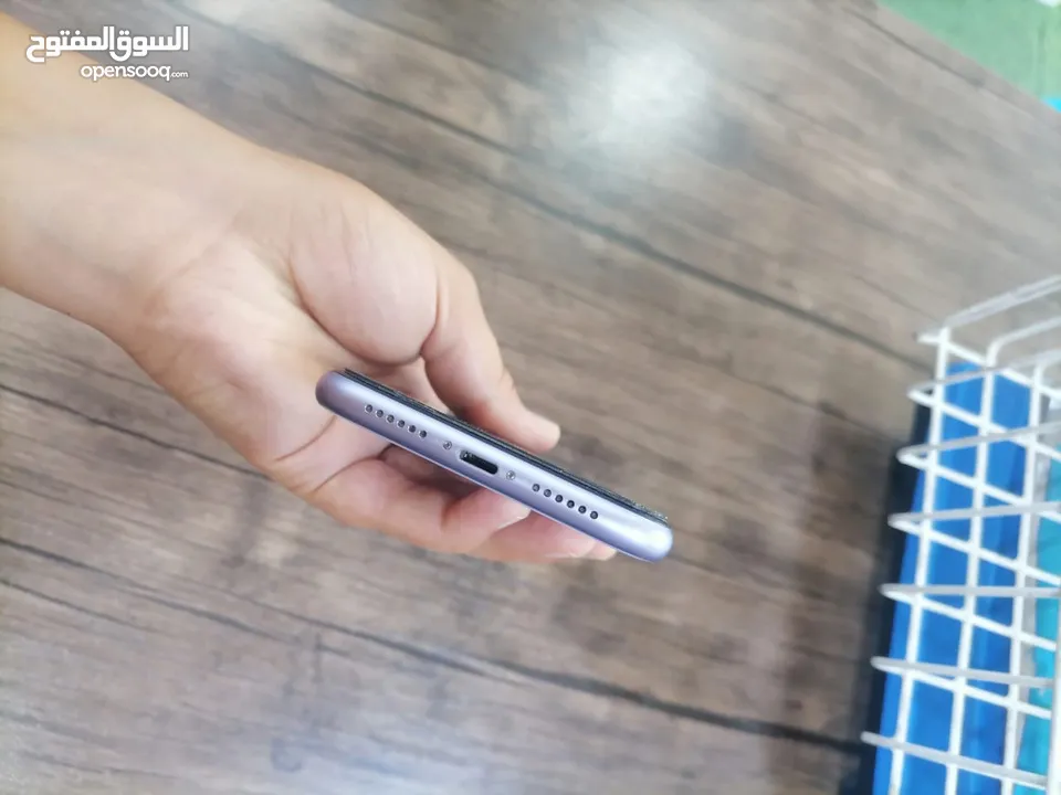 آيفون 11 للبدل أو للبيع