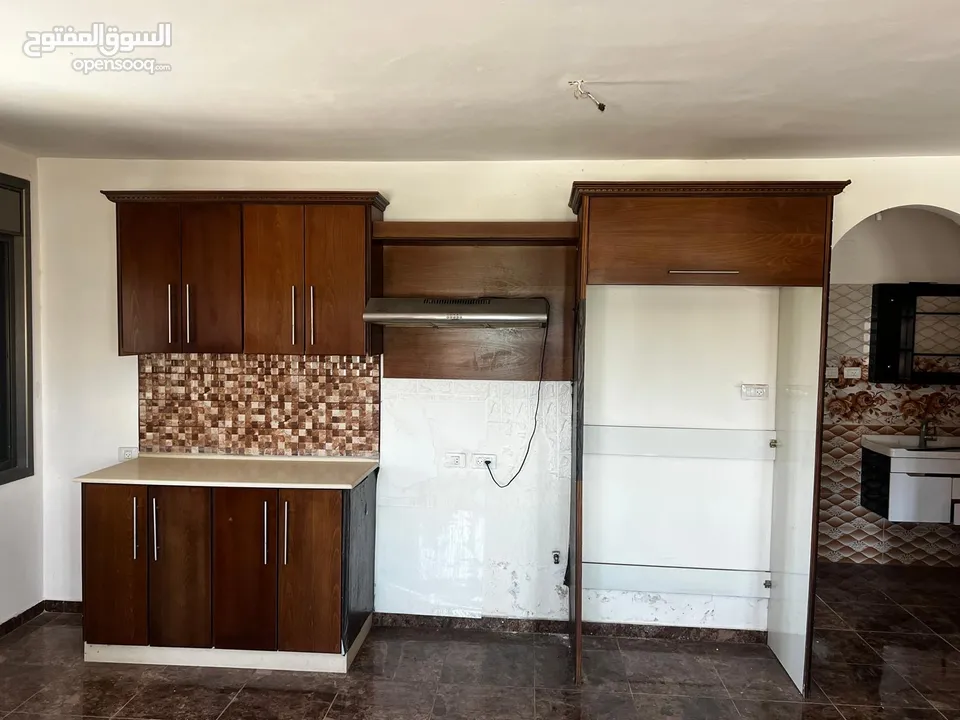مطبخ كبير مستعمل مع الشايش ... مفكوك وجاهز .. بيرنبالا