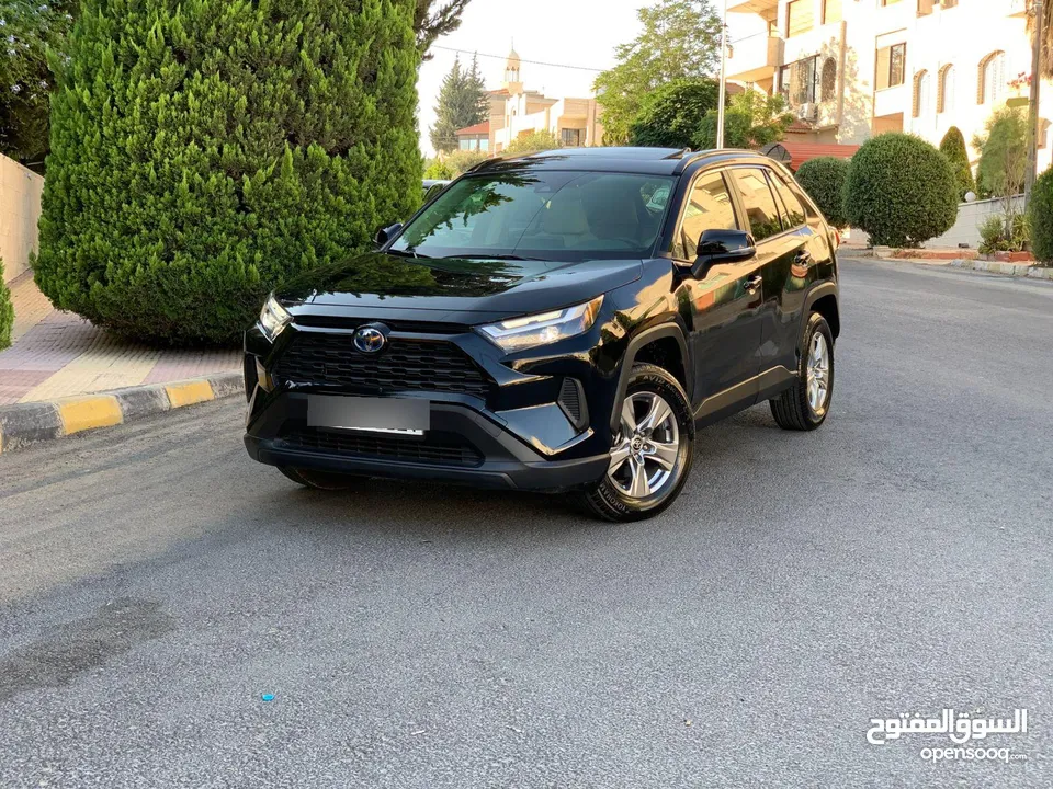 تويوتا راف فور 2023 XLE فل كامل أعلى صنف مع فتحة جمرك اليوم بحالة الوكالة