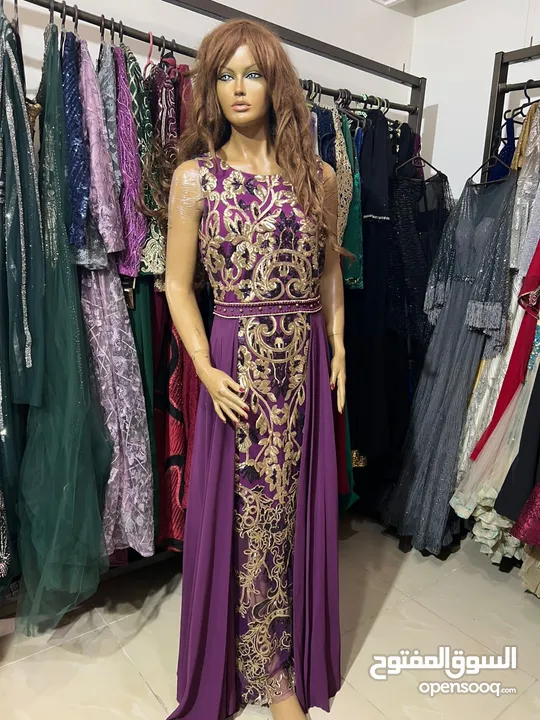 فساتين للبيع بسعر مغري