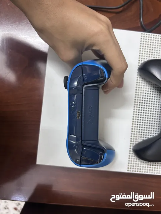 اكس بوكس ون أس مساحه 1 تيرا معا يدين تحكم