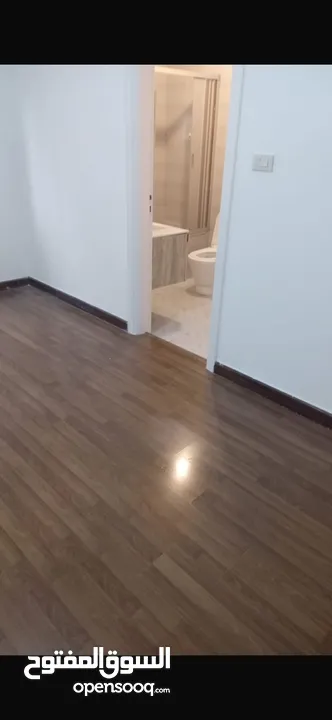 شقة فارغة للإيجار في ام اذينة - ref : 14555