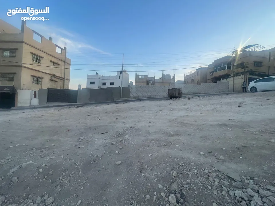 أرض سكنية للبيع – واجهة كبيرة (32.5م) وموقع استراتيجي في جبل الأميرة رحمة – مساحة 538م2