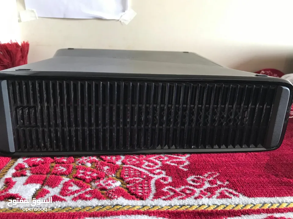 شبه جديدX box 360 مع كامل ملحقاته استعمال خفيف مع شاشة 32 بوصة