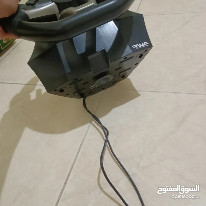 سترينج بلايستيشن اصلي من شركة بلايستيشن مستعمل بحالة الوكاله تم استعماله مرتين فقط يشتغل على ps4 ps3