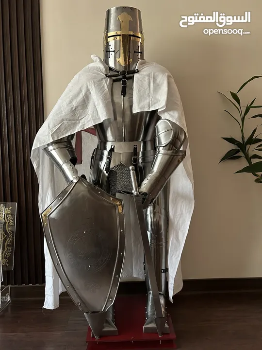 English Armor great for the living room and can be worn