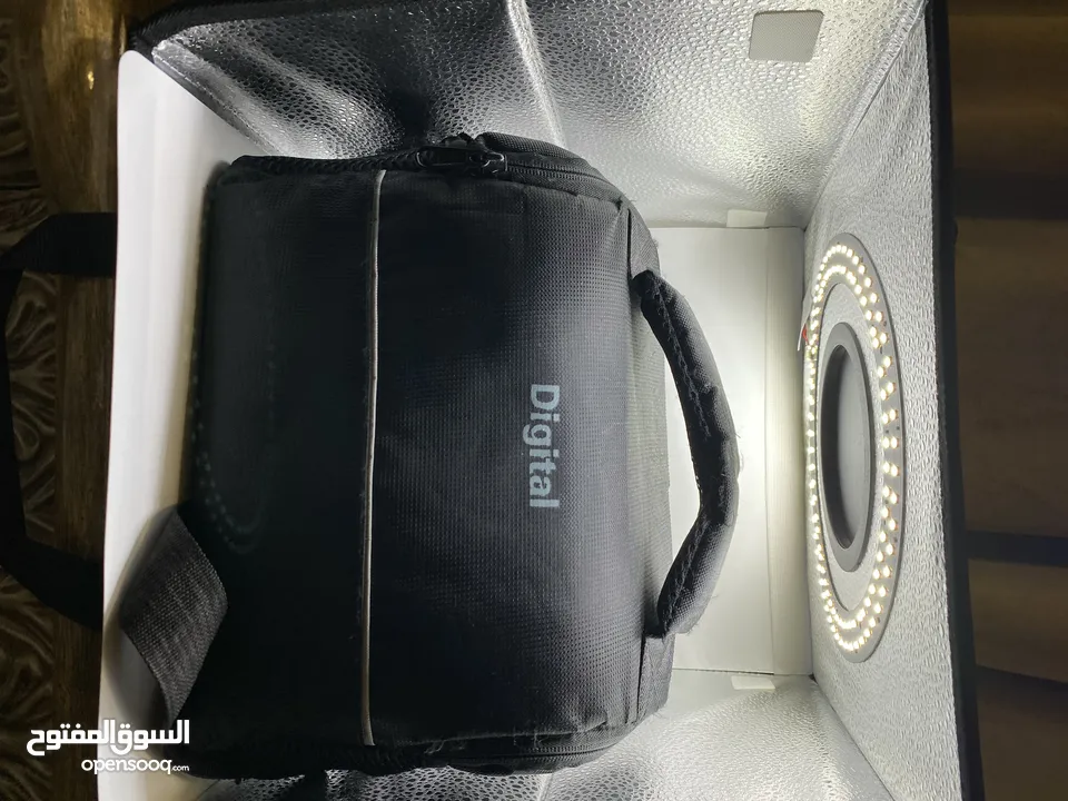 Nikon D5300 for Sale مع الملحقات 