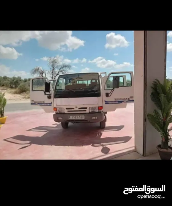 نيسان كبستر