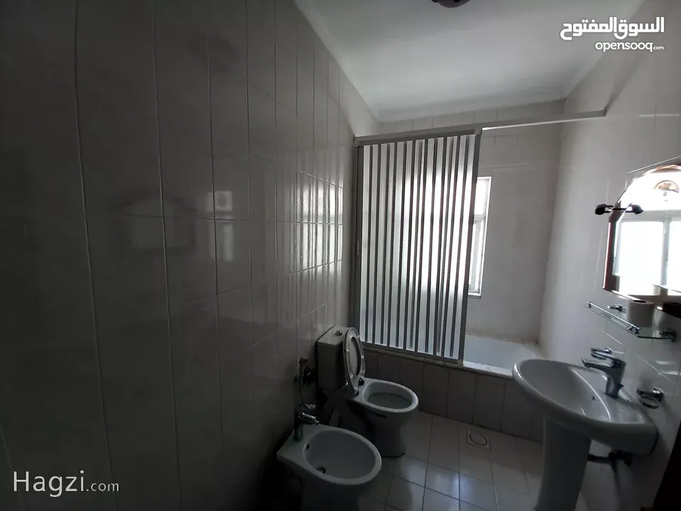 شقة غير مفروشة للإيجار 200م2 ( Property 16705 ) سنوي فقط