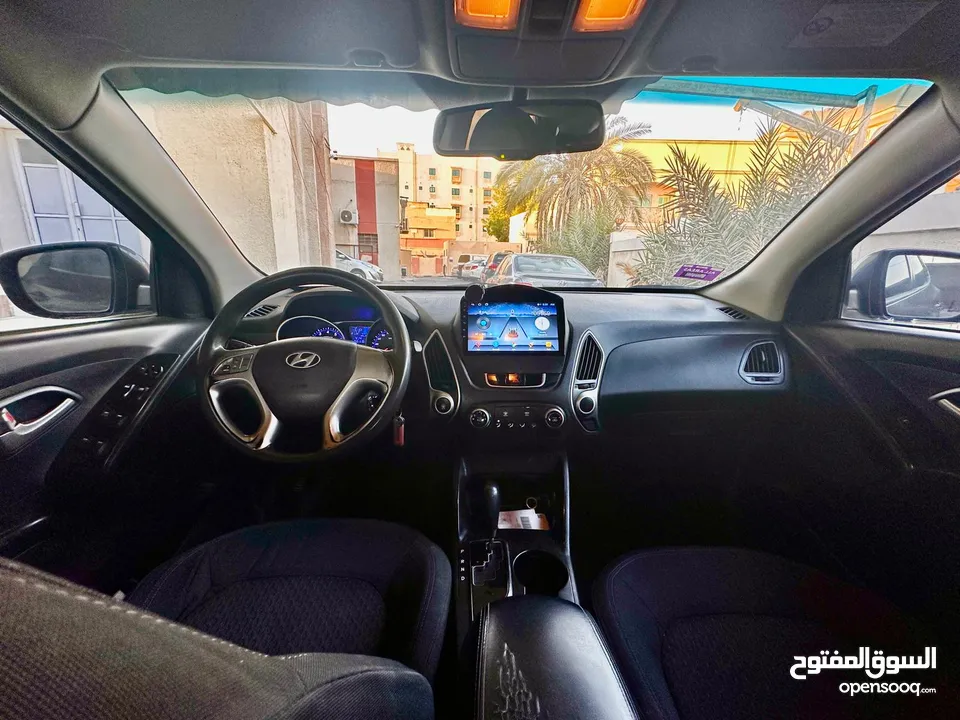 Hyundai Tucson 2013 2.0L full option for sale..