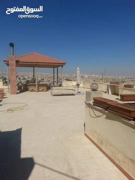 للبيع عمارة تجاري طولي في الأشرفية حي الارمن شارع حاتم الطائي بجانب معجنات جوهرة ارمينيا.