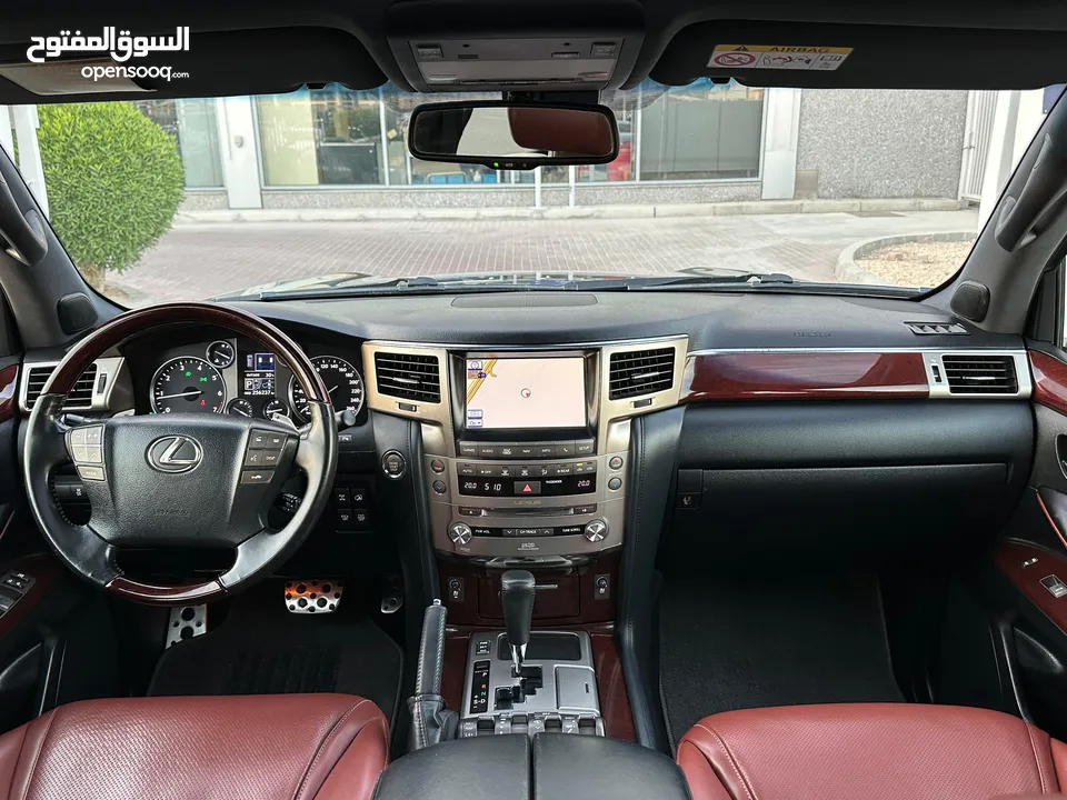 LEXUS LX570s 2014 GCC// ACCIDENTS FREE// FULL OPTIONS// PERFECT CONDITION