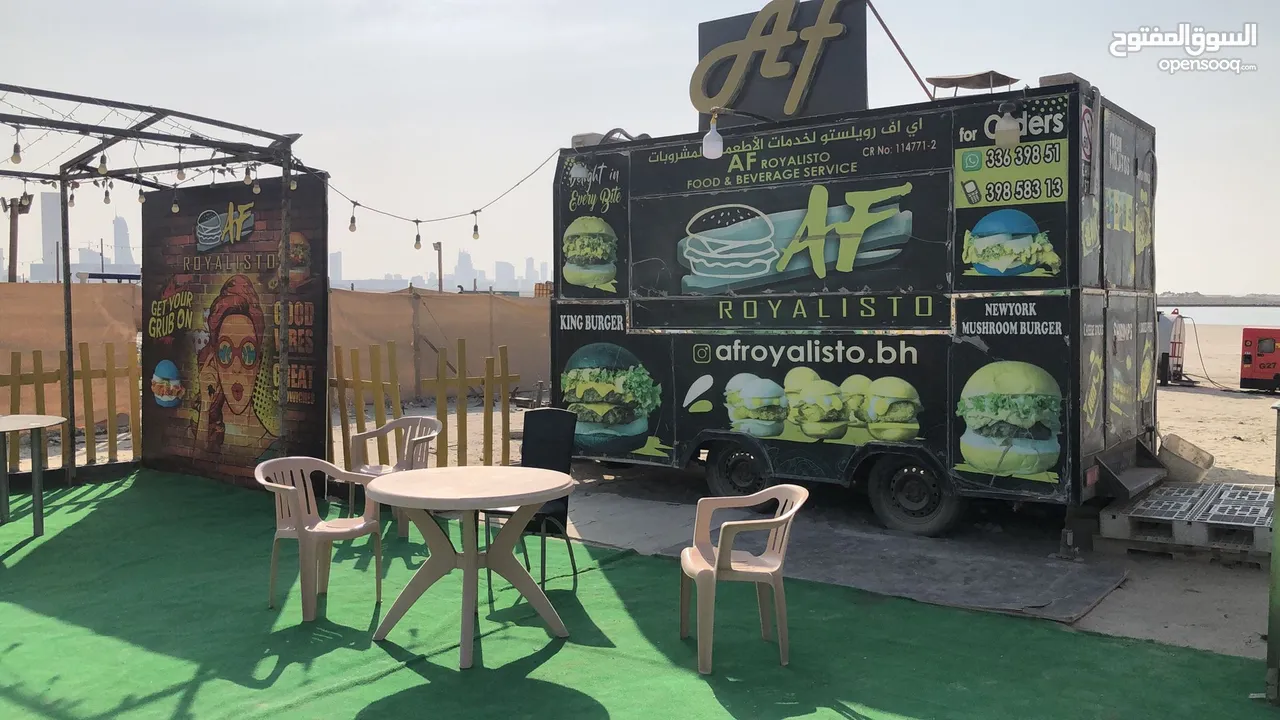FOOD TRUCK FOR SALE WITH FULL OUTDOOR SETUP