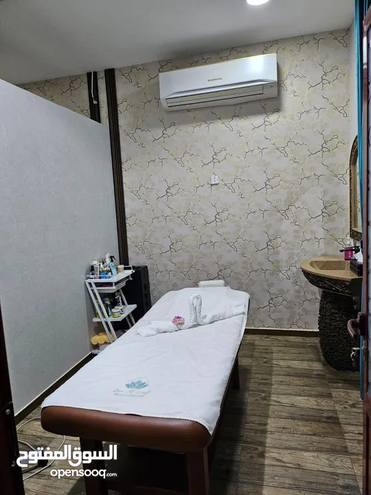 صالون نسائي فرصة استثمارية مميزة - للبيع مركز تجميل فاخر (صالون للسيدات) من المالك مباشرة بالشارقة