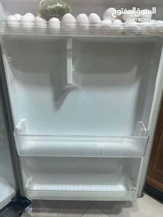 ثلاجة شارب مستعمل
