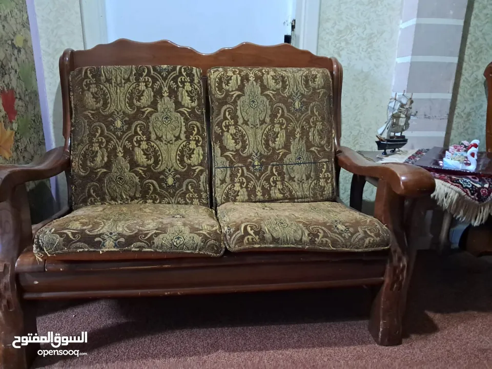 اثاث فخم للبيع اكثر من طقم موجود بل صور