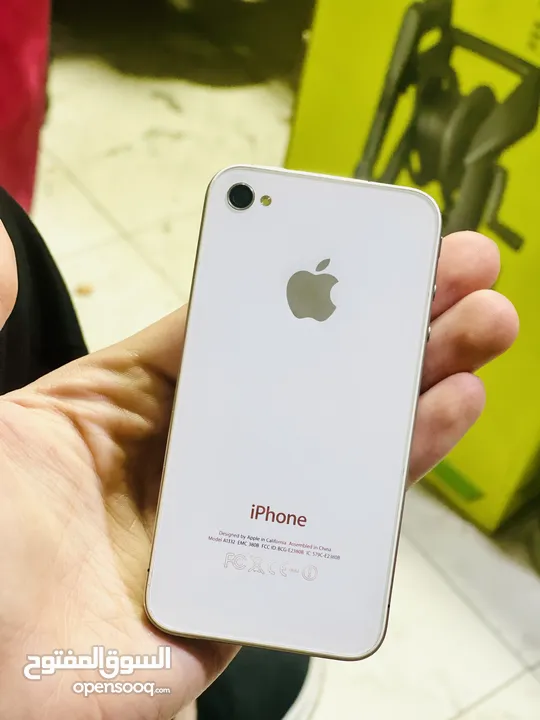 iPhone 4 شبه جديد للبيع