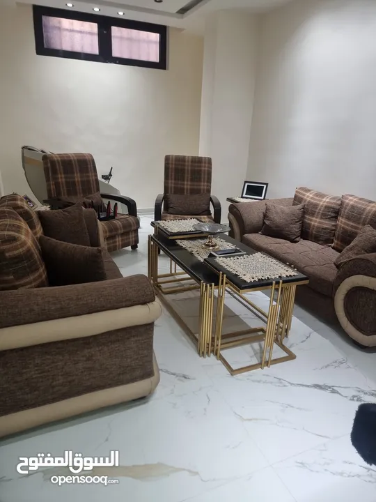 طقم كنب وطاولات