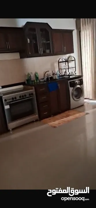 شقه شبه ارضي مفروشه للبيع مرتبه مشمسه باسكان البيدر راقي قريبه جدا عالمدارس والسوبرماركت والجامع