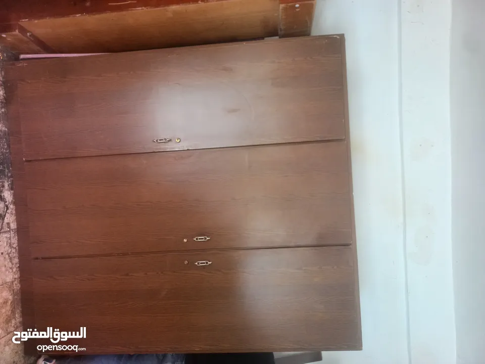 خزانة لاتيه ثلاث ضرف