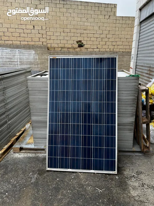 ألواح طاقة شمسية مستعملة