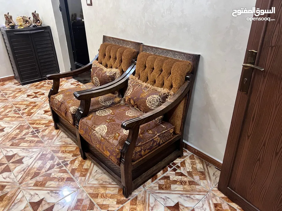 طقم كنب بحاله ممتازه
