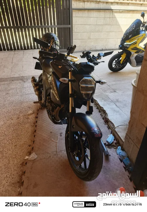 Suzuki  لون اسود