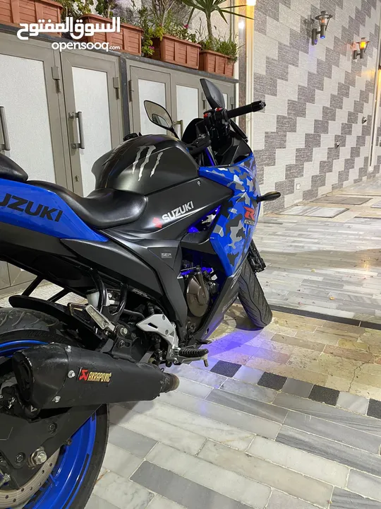 سوزوكي جيكسر 250sf  Suzuki gixxer 250sf