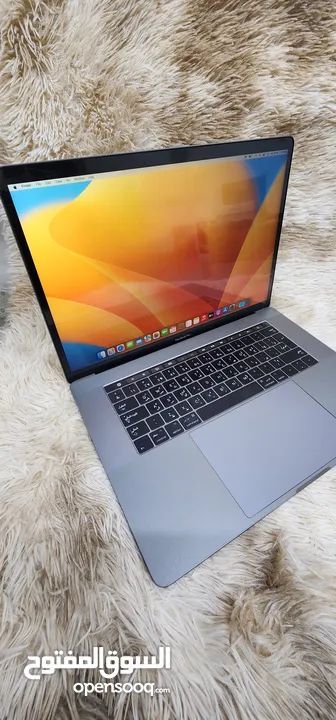 MacBook Pro A1707 i7 4gb graphics Retina Display