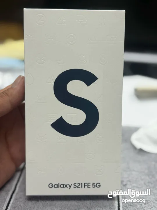مستعمل اخو الجديد Samsung S21 FE 5g رام 16 جيجا 256 أغراضة والكرتونه الأصلية متوفر توصيل