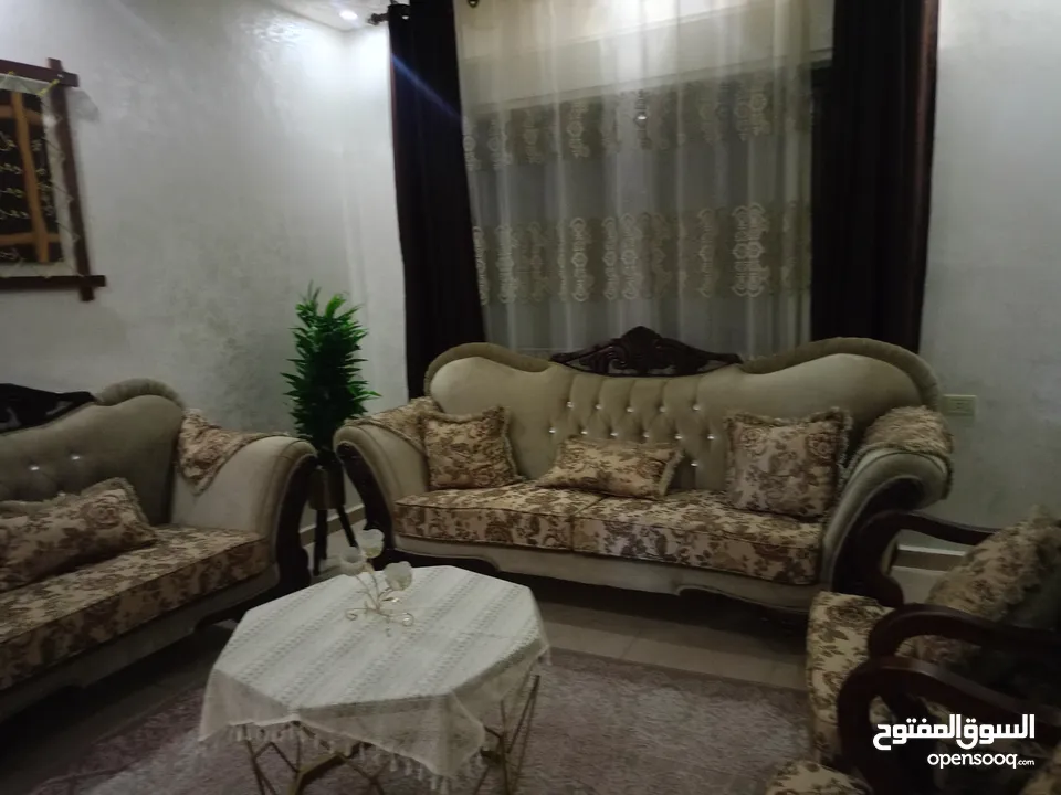 راقي جدا بحاله ممتازه