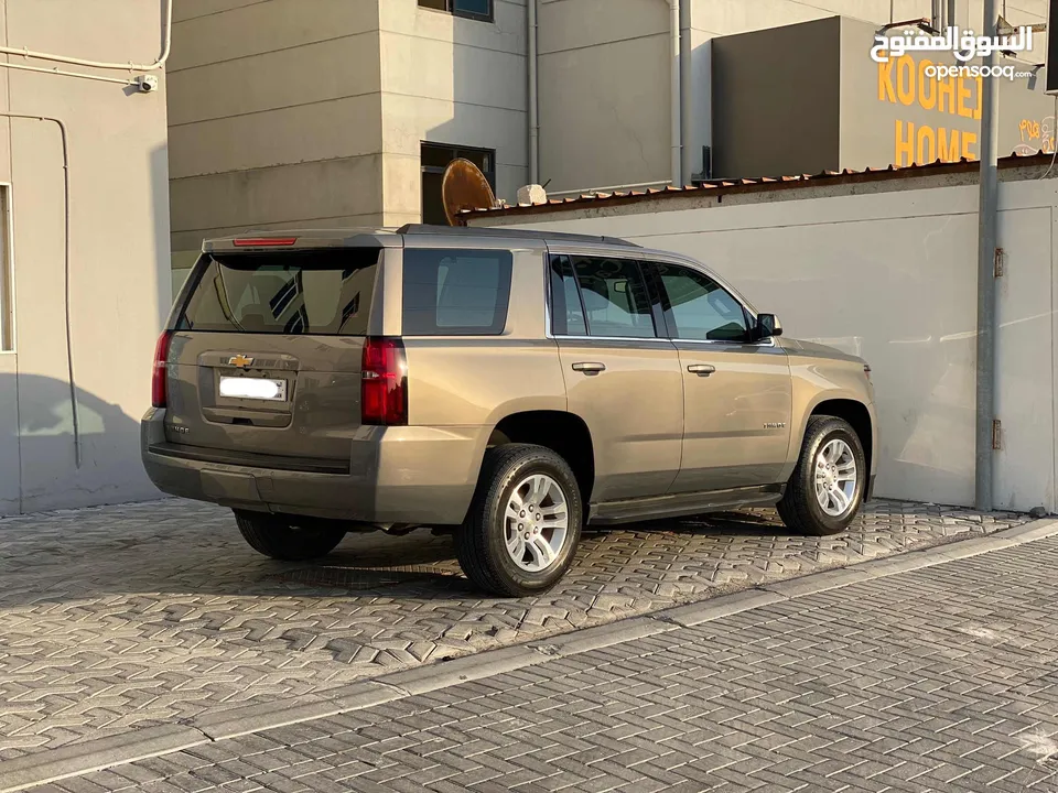 Chevrolet Tahoe 2018 (Grey)