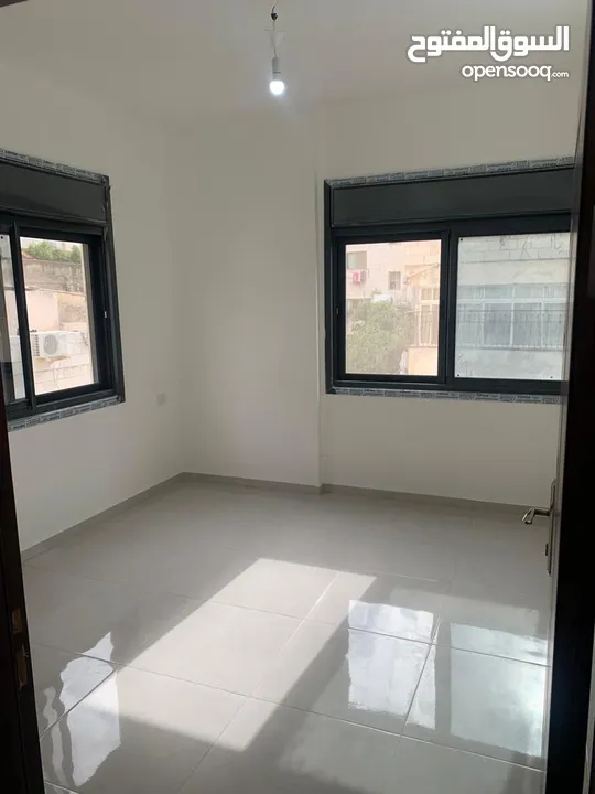شقة طابو للبيع كاش فقط ، مشطبة جاهزة للسكن نابلس قرب الجامعة القديمة في المخفية الشارع الرئيسي