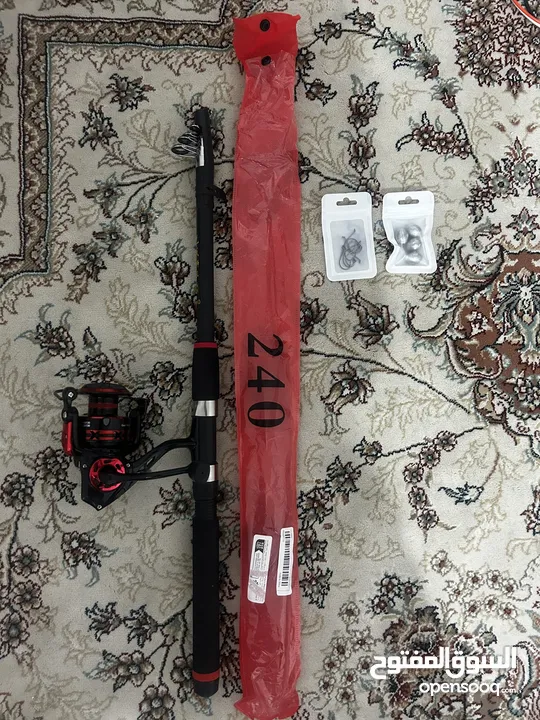 Brand new surf fishing gear it includes 7ft rod, size 6000 reel, circle hooks and sinkers
