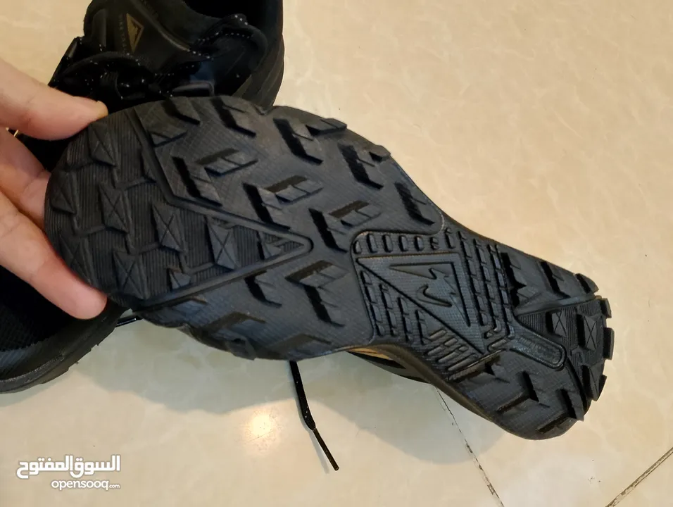 حذائين   NIKE  اصليات وارد امريكي جديد غير مستخدم
