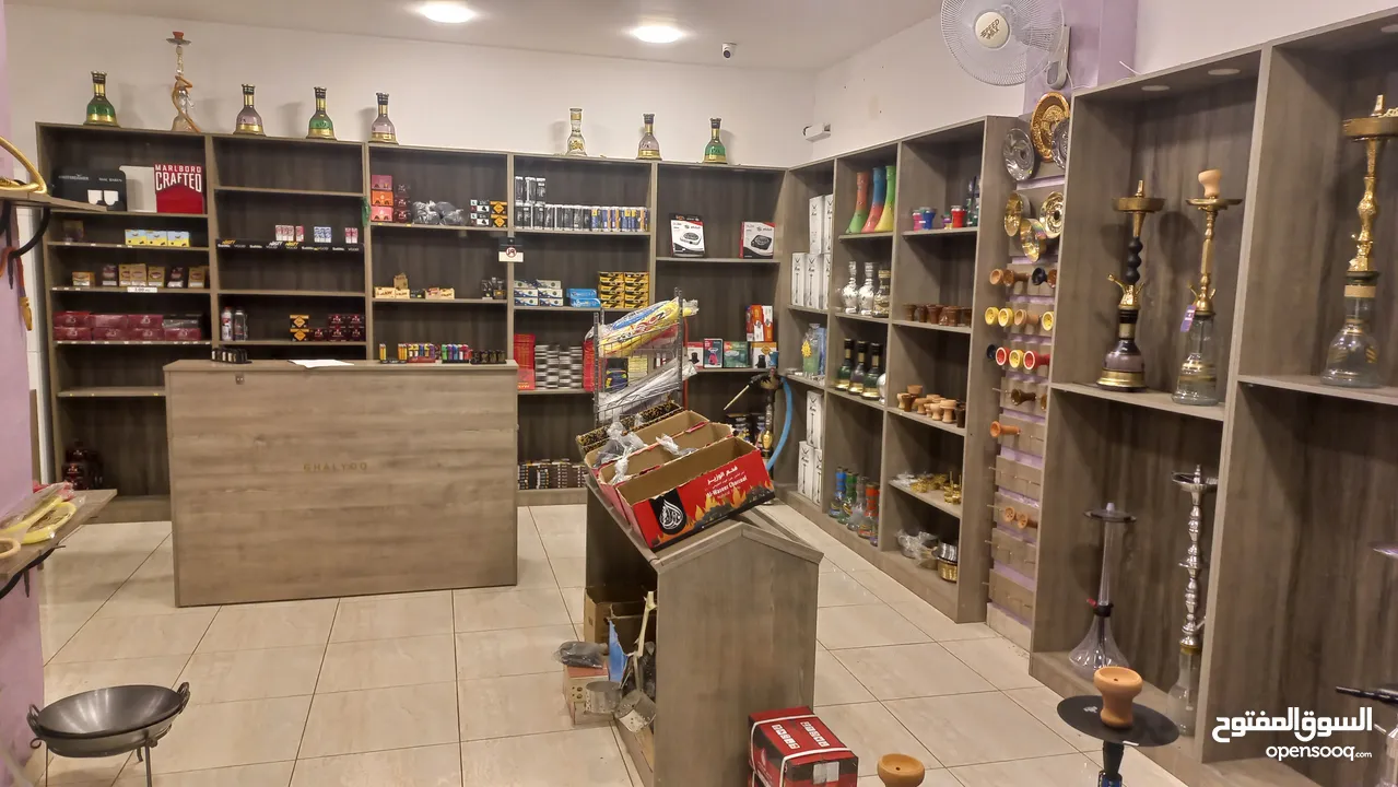 خشب ديكور لمحل اراجيل بحالة ممتازة للبيع
