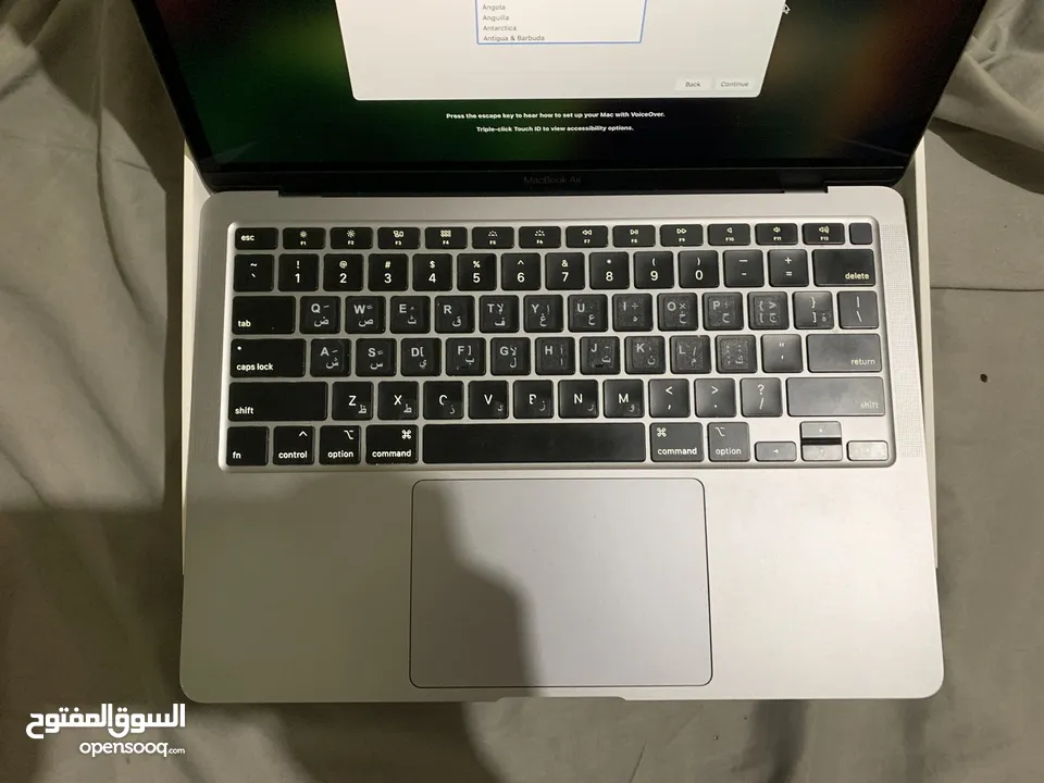 للبيع او للبدل  Macbook air 2020 core i3