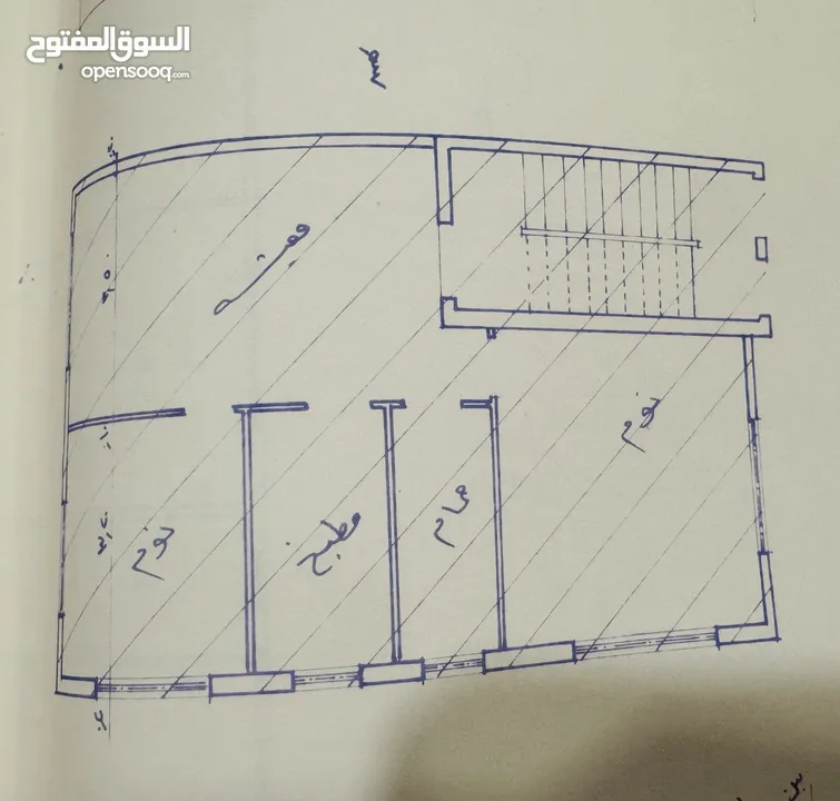 عمارة سكنية على ارض نصف دنم 511 متر مربع تتكون من ثلاث طوابق  منطقة هادئة و قريب من شارع المطار