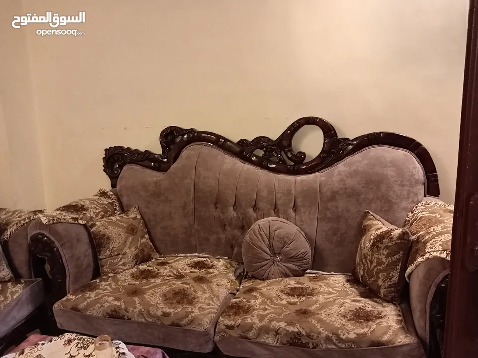 طقم كنب بحالة جيدة