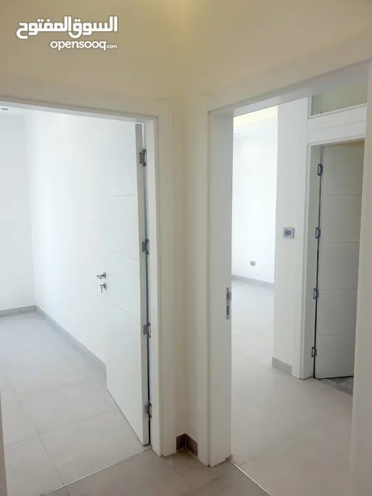 شقة ارضية للبيع في دابوق مع مدخل و كراج خاص