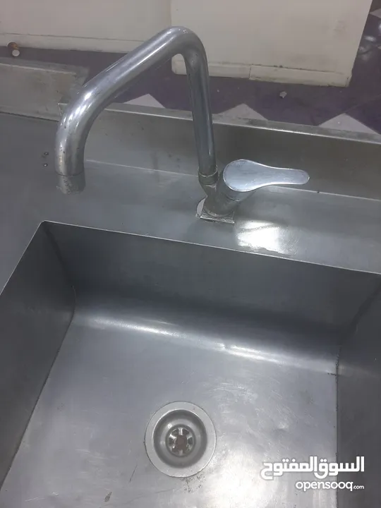 مجلى ستانليس ستيل حوضين تفصيل طول 3 متر وعرض متر وارتفاع متر مع رف ستانلس سفلي وارجل تطويل وتقصير