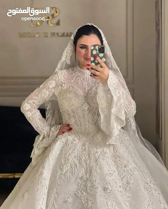 فساتين زفاف للبيع بسعر مغري