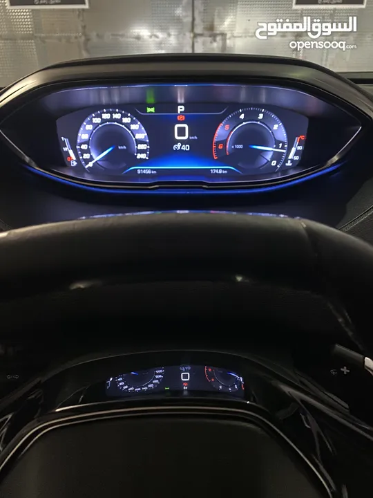 جيب بيجو 3008 لون اسود ( بيع بسبب السفر)