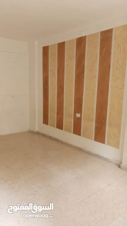 شقة أرضية في المنارة -شارع الحر بن عبد الرحمن - بقرب بقالة الصوالحي ومكتبة لؤلؤة الرحمن - من المالك