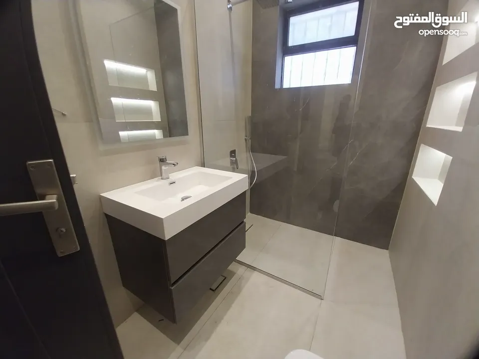 شقة غير مفروشة للإيجار 200م2 ( Property 19443 )-174977282