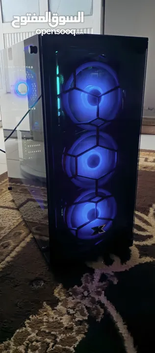 كمبيوتر جيمنج للبيع افضل لمواصفات للستريمر أو العاب جاهز للتشغيل المباشر كل الي في بالك بشغل