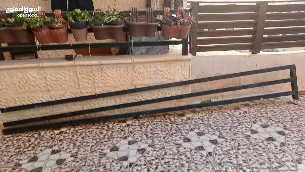 براغولا قواعد خشب وحديد
